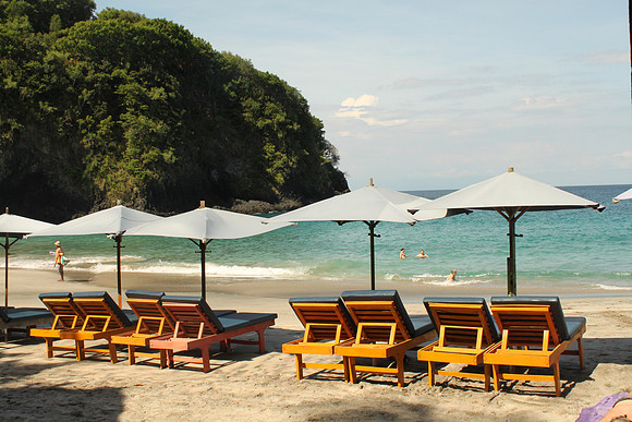 Pasir Putih Beach, Sengkidu.